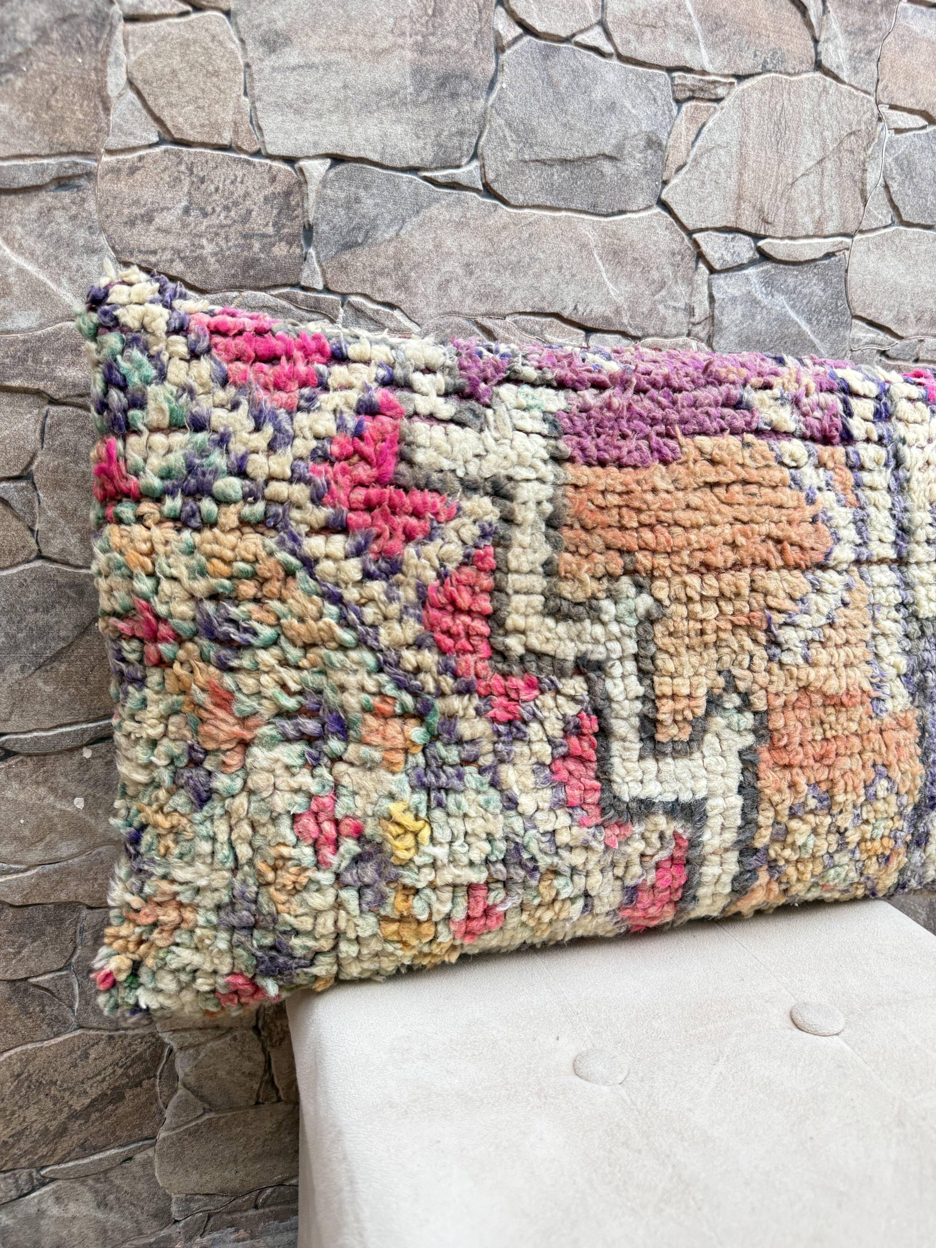 Vintage Berber kilim cushion cover: Moroccan wool cushion 60x40cm