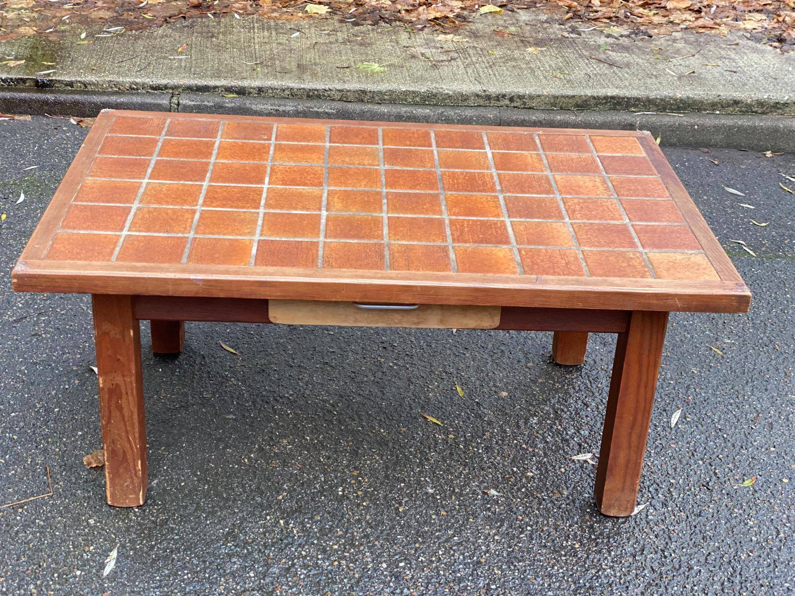 Table basse vintage en chêne et céramique