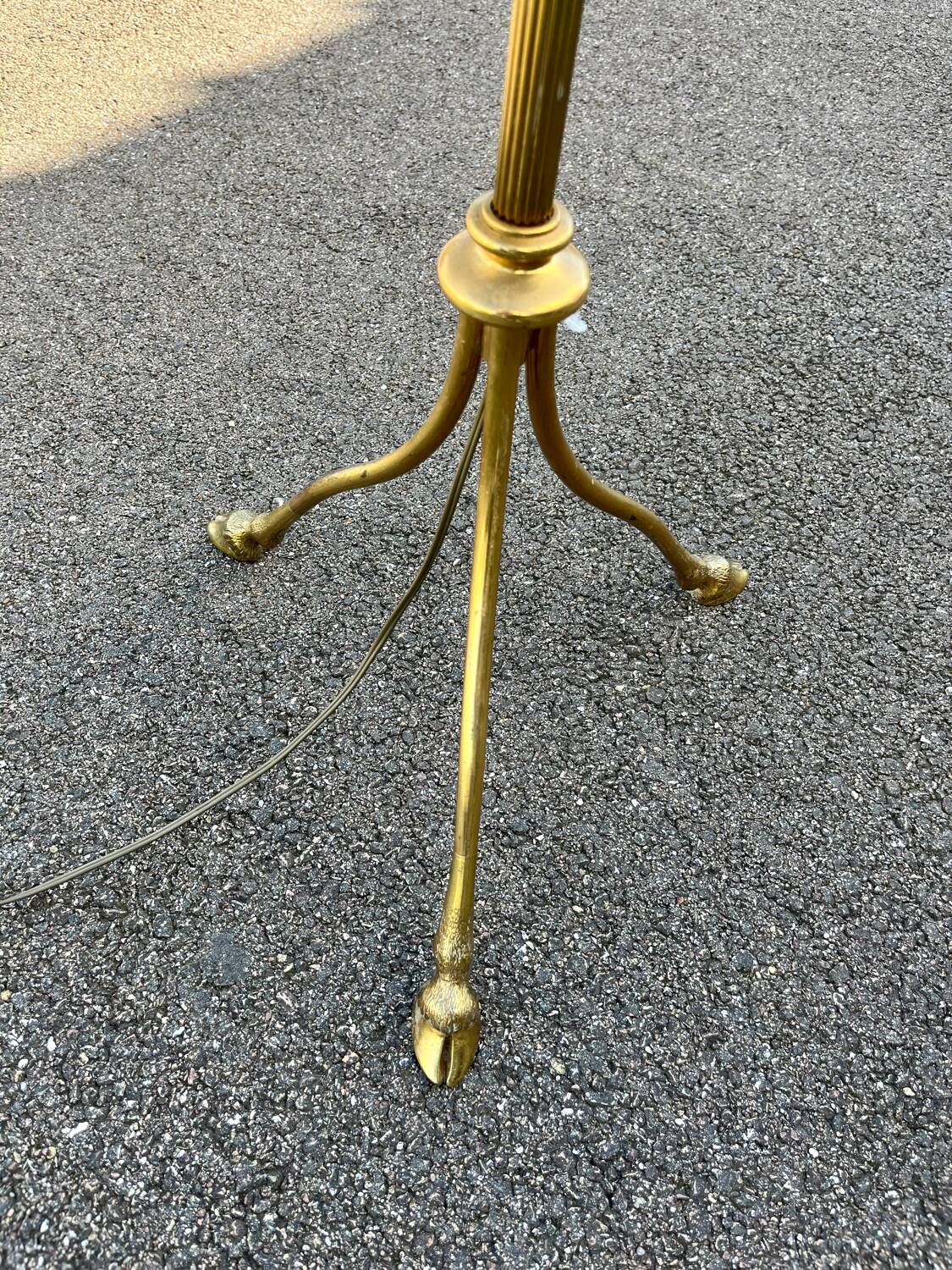 Vintage pied de lampe tripode laiton 1950 sabot de biche lampadaire
