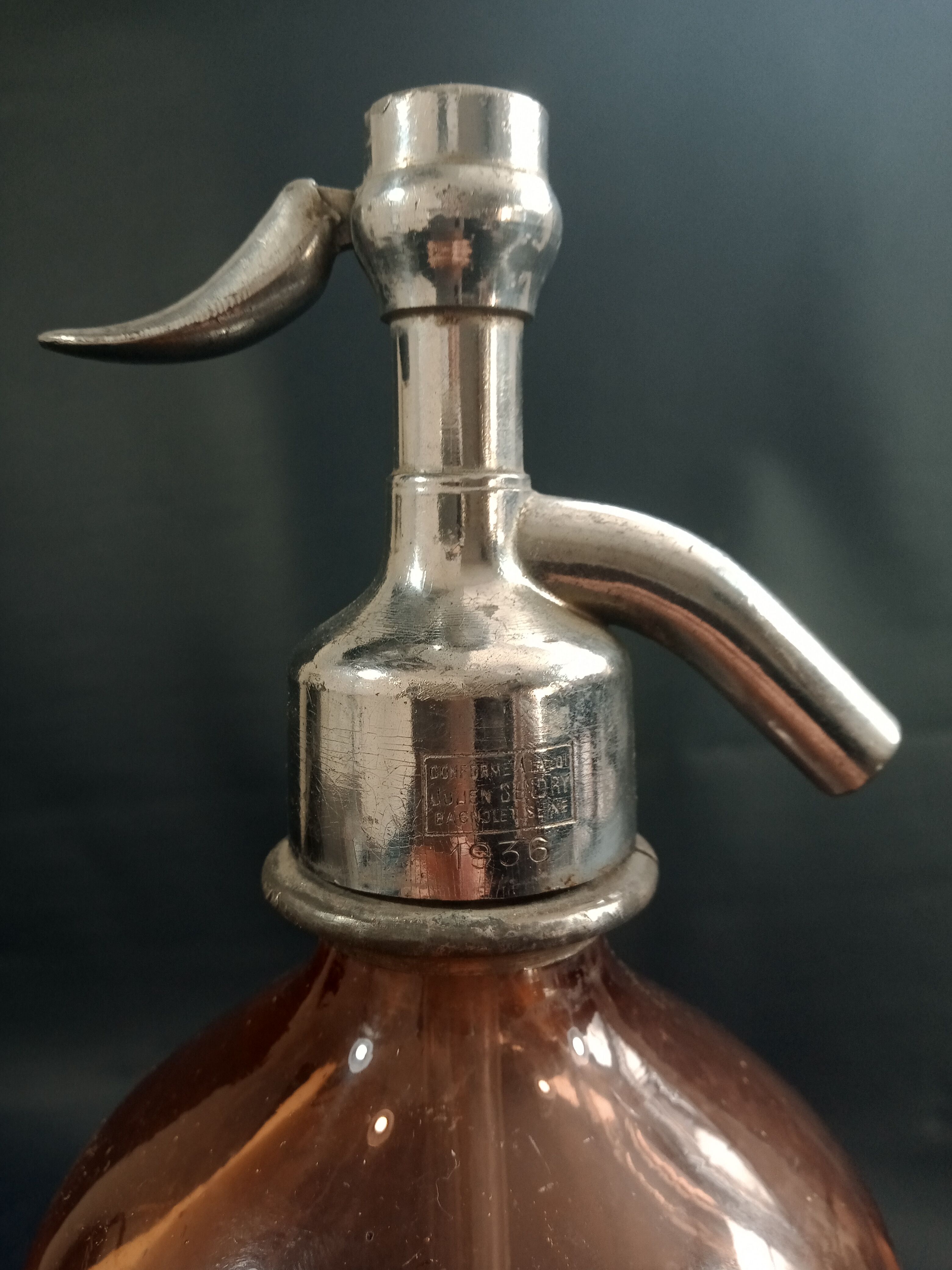 A.Julien Orleans twisted pink glass siphon