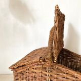 Wicker picnic basket