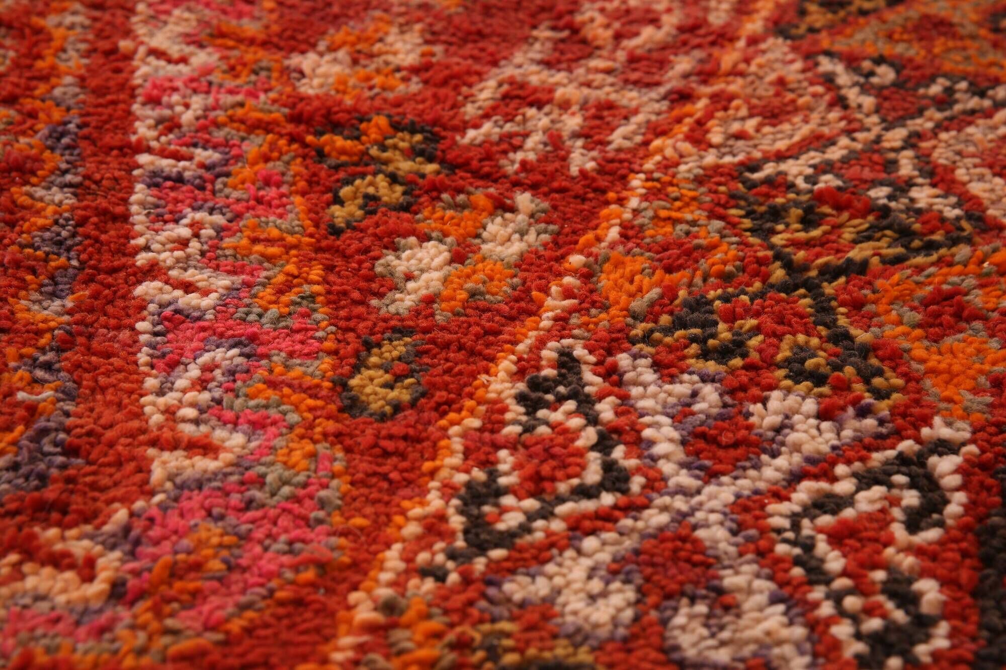 Vintage Moroccan Wool Rug 214 x 325 cm, Berber Handmade Rug Unique