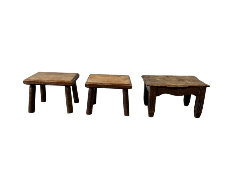 Stools/plant stands/vintage wooden side table