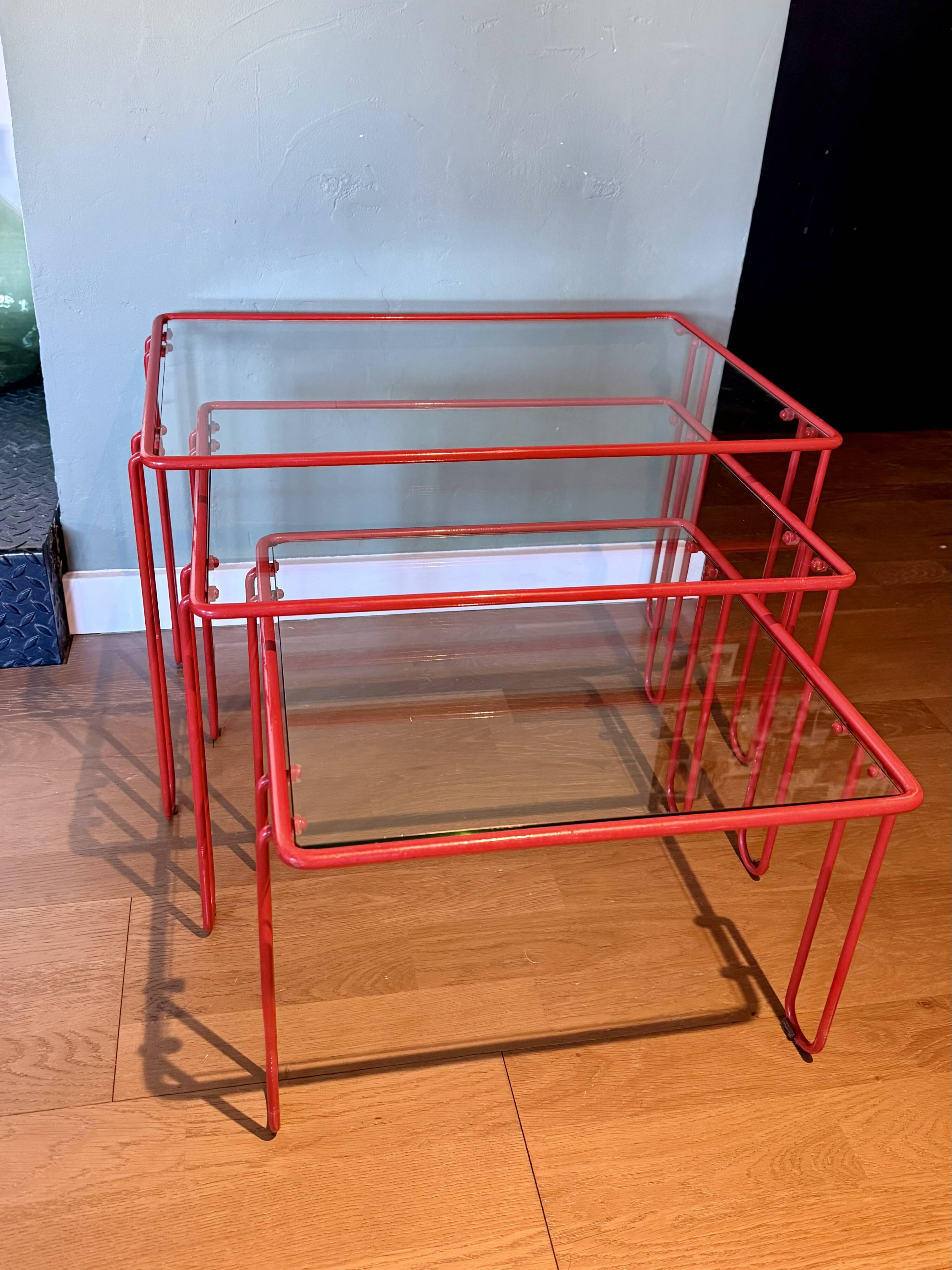 Red tubular nesting tables, 1970s, Set of 3
