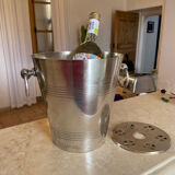 Champagne bucket with its fund