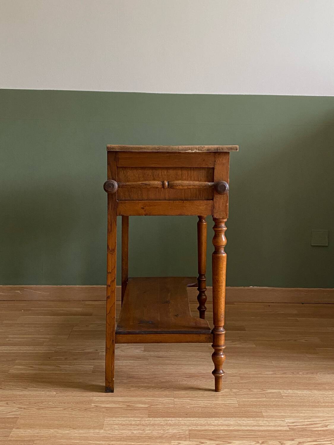 Central island / vanity unit / serving trolley