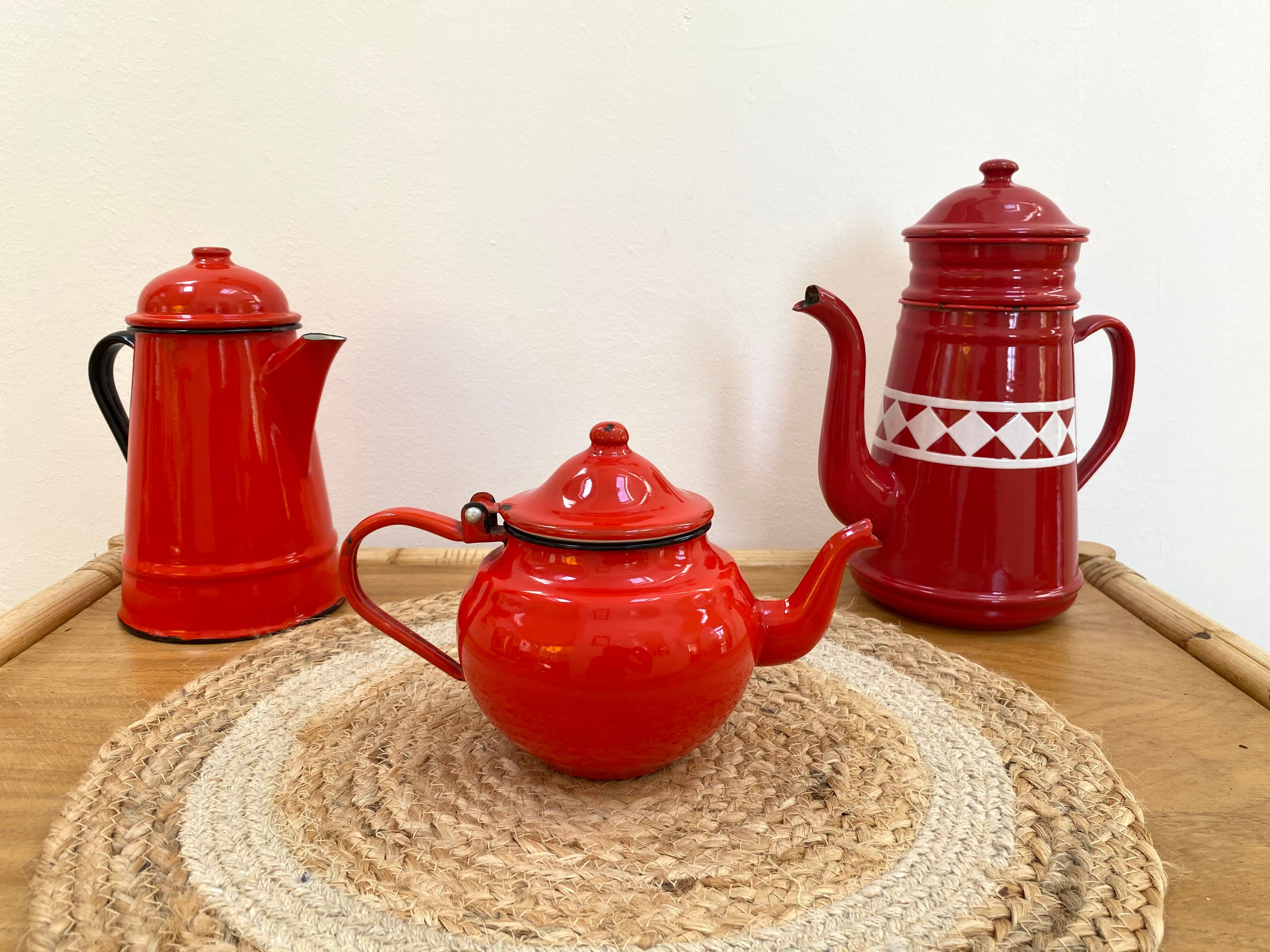 Enamelled teapot from the 70s