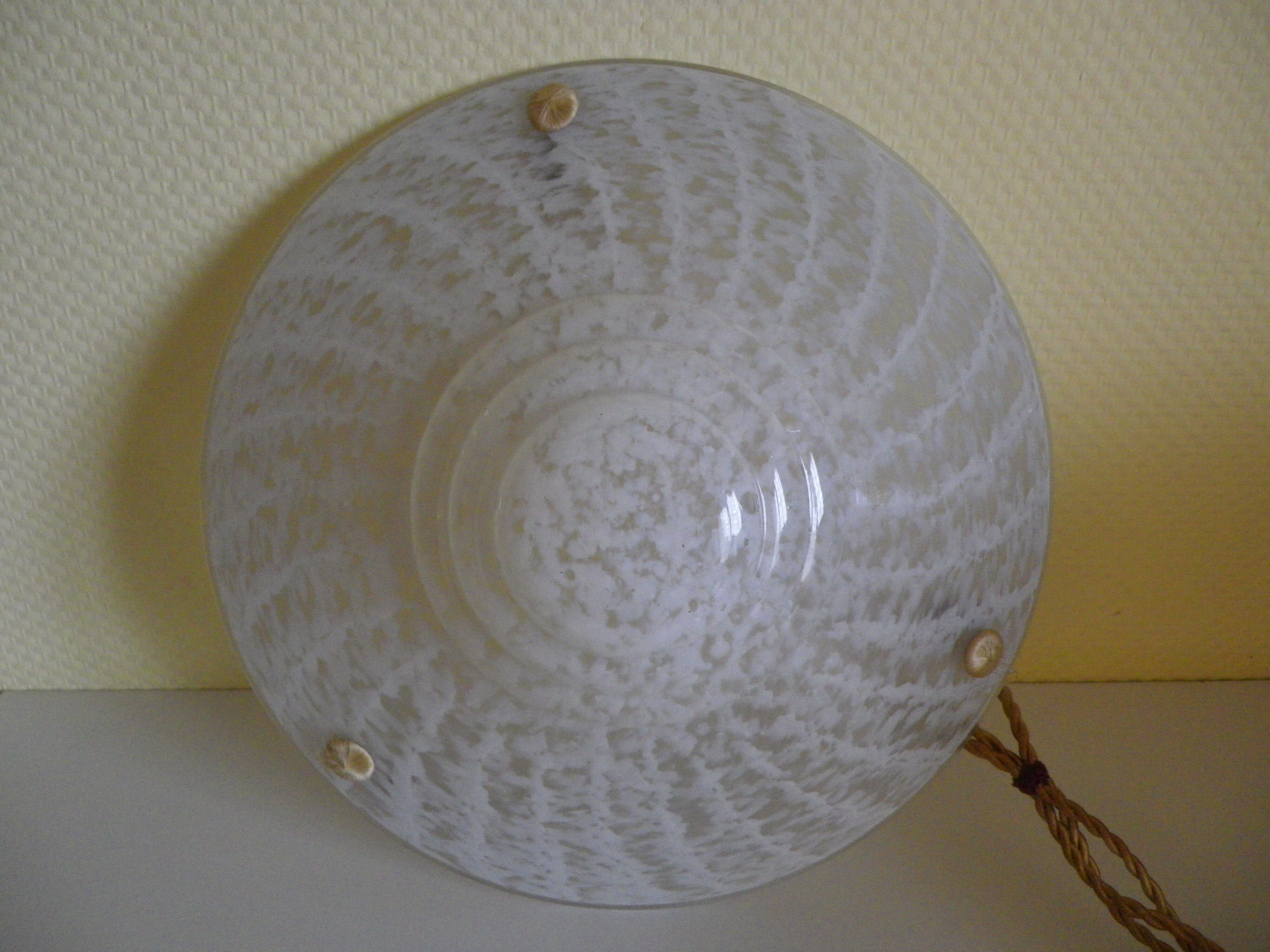 Suspension en opaline blanche  années 1940