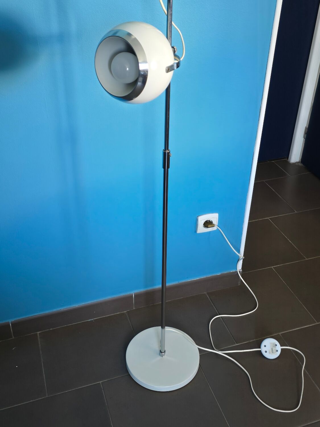 1970s eyeball floor lamp in the style of Gino Sarfatti