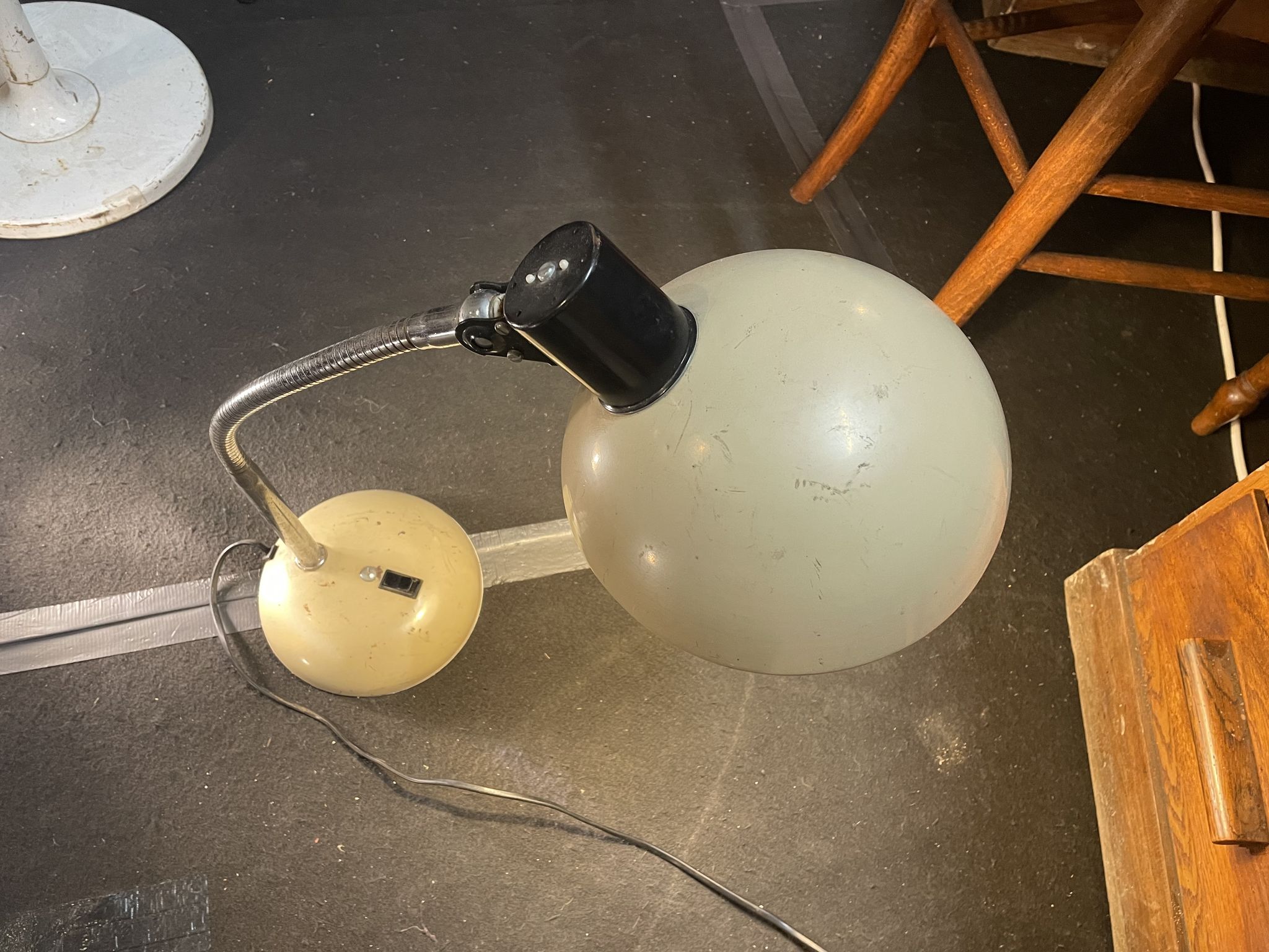 Desk lamp