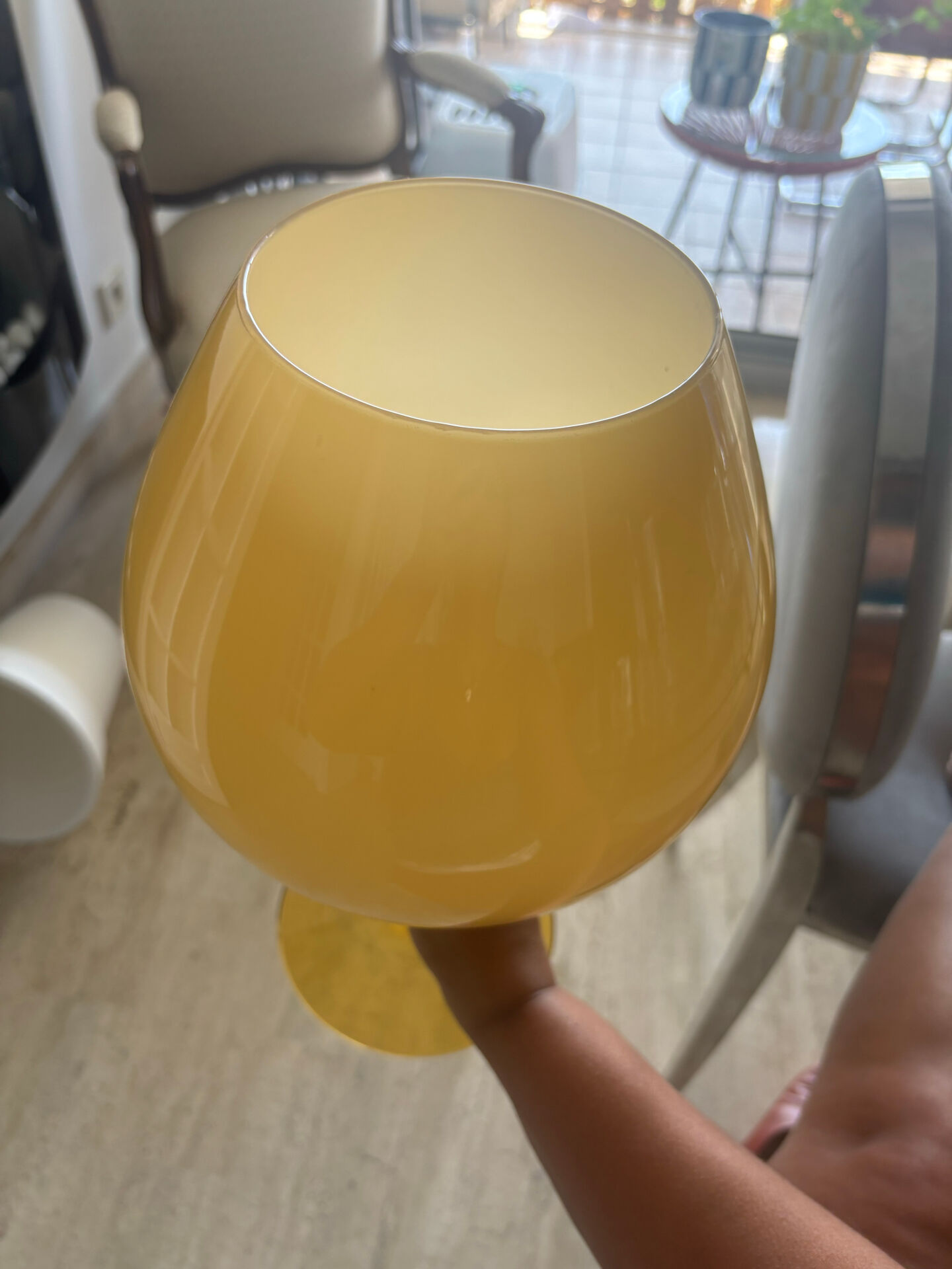 Footed vase Empoli in amber opaline glass, Italy