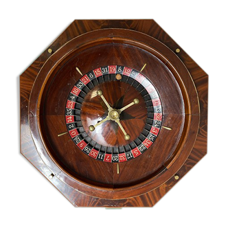 Octagonal mahogany roulette from the 19th century