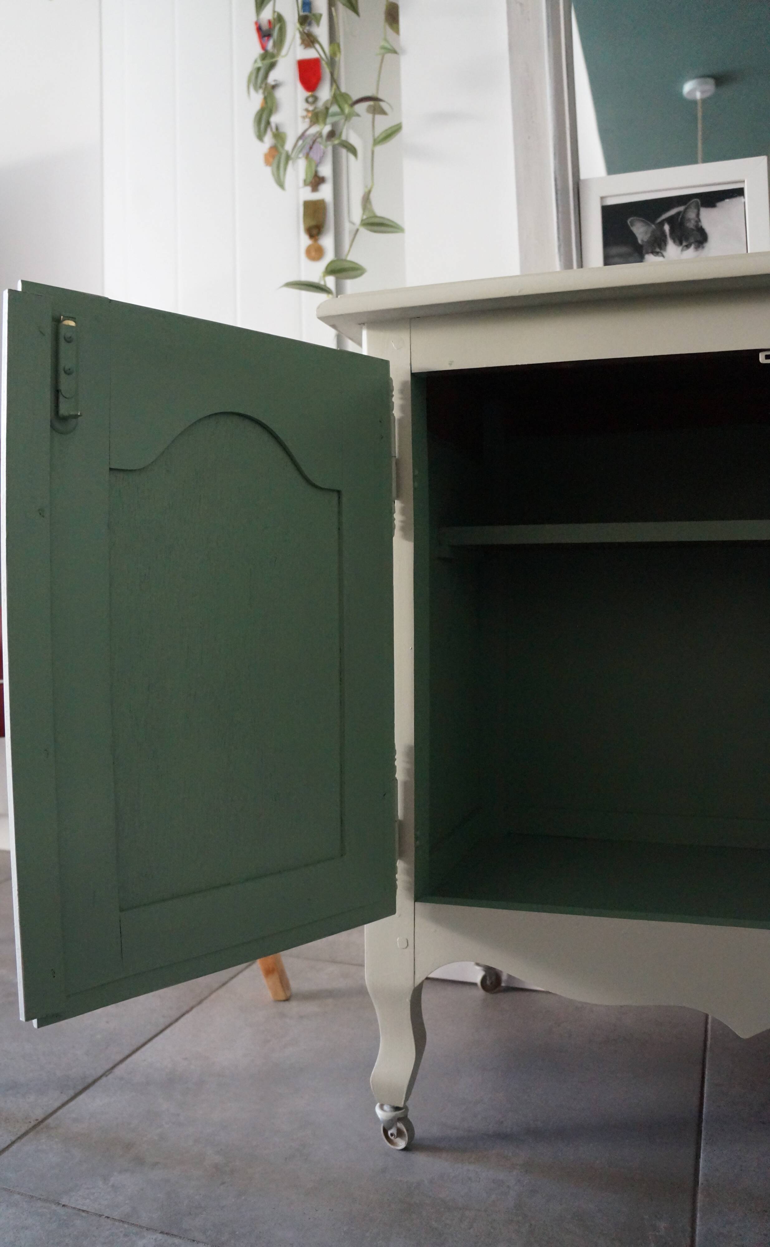 Sage green buffer
