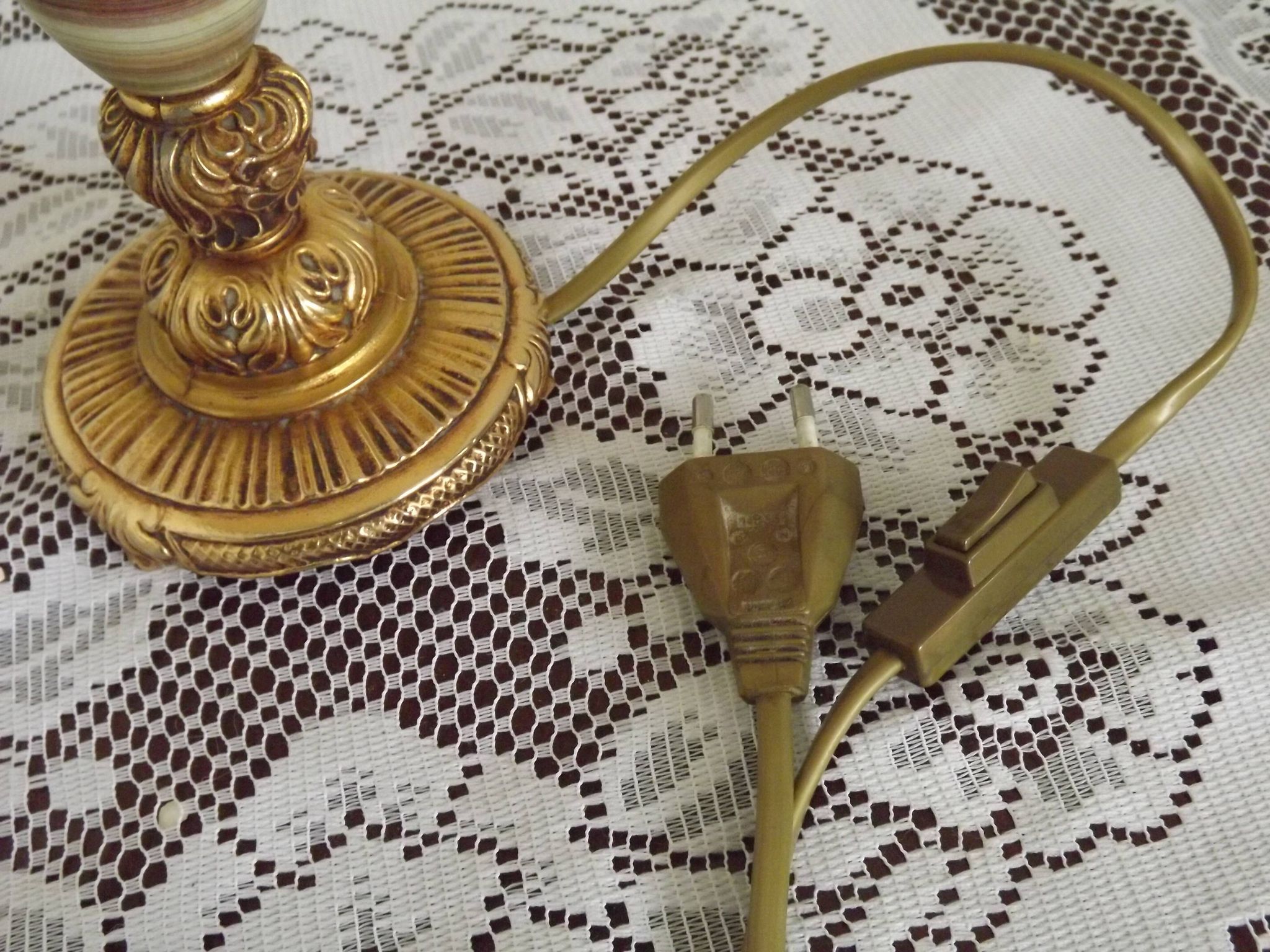 Vintage French Round Brass and Onyx Table Lamp With Cream Fringed Shade