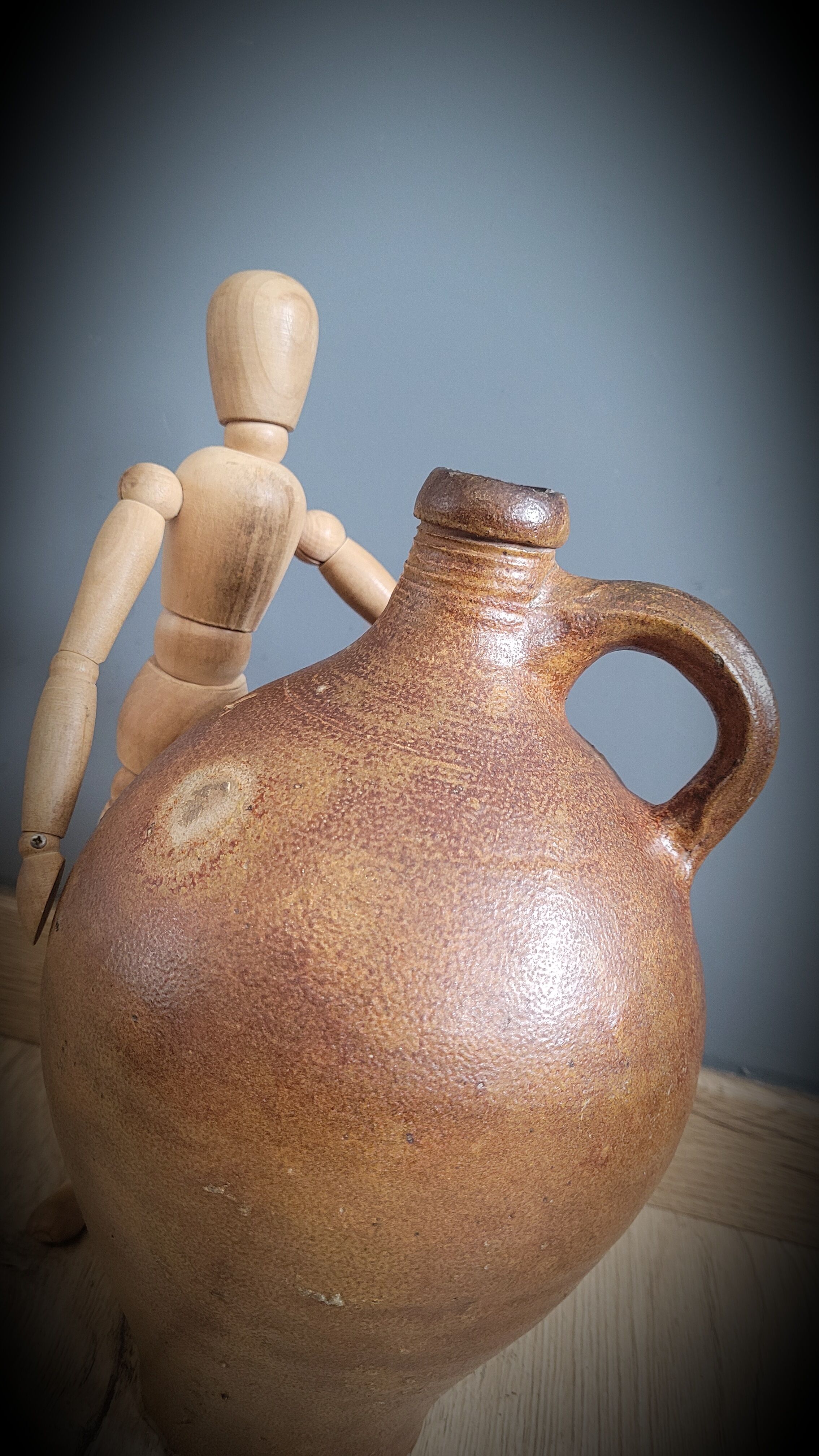 2L sandstone jug
