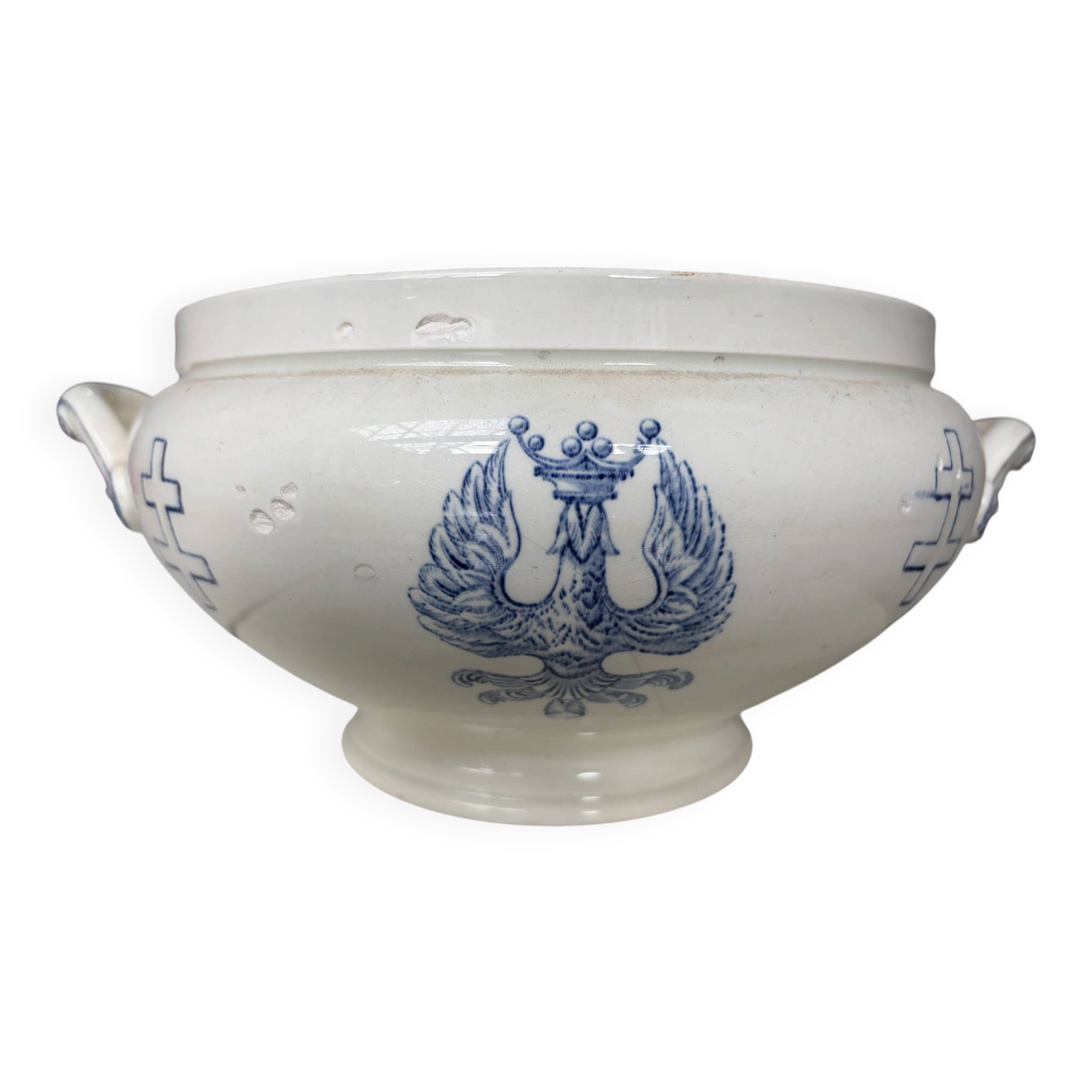 Ceramic basin