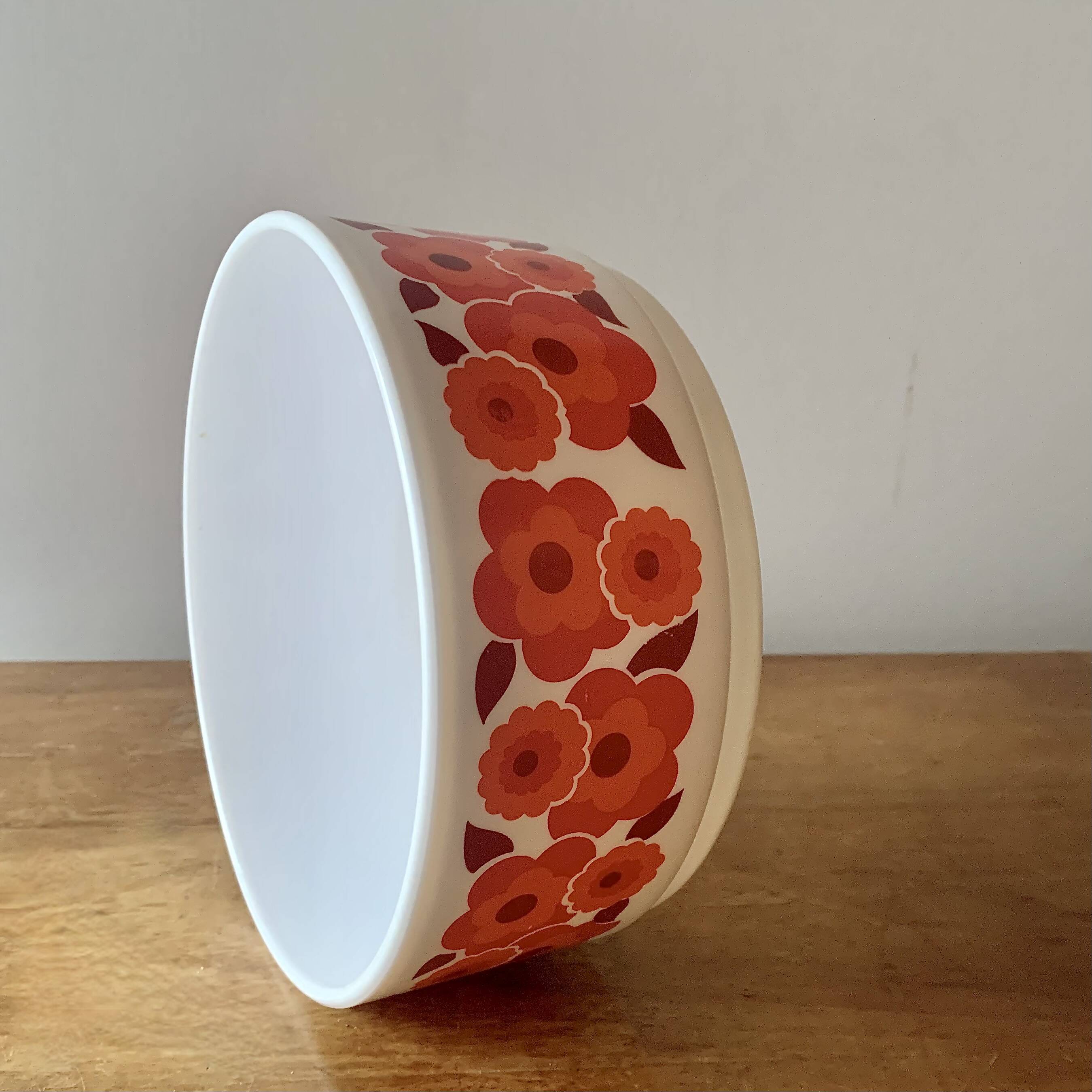 Arcopal Lotus salad bowl