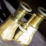 Twins Theatre / Napoleon model opera glasses in Mother-of-pearl and Golden Brass - Authentic