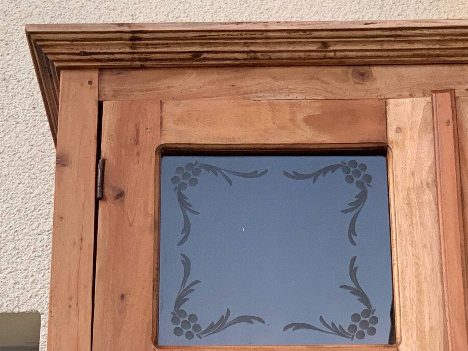 Parisian wardrobe in raw wood with engraved glass from 1920.