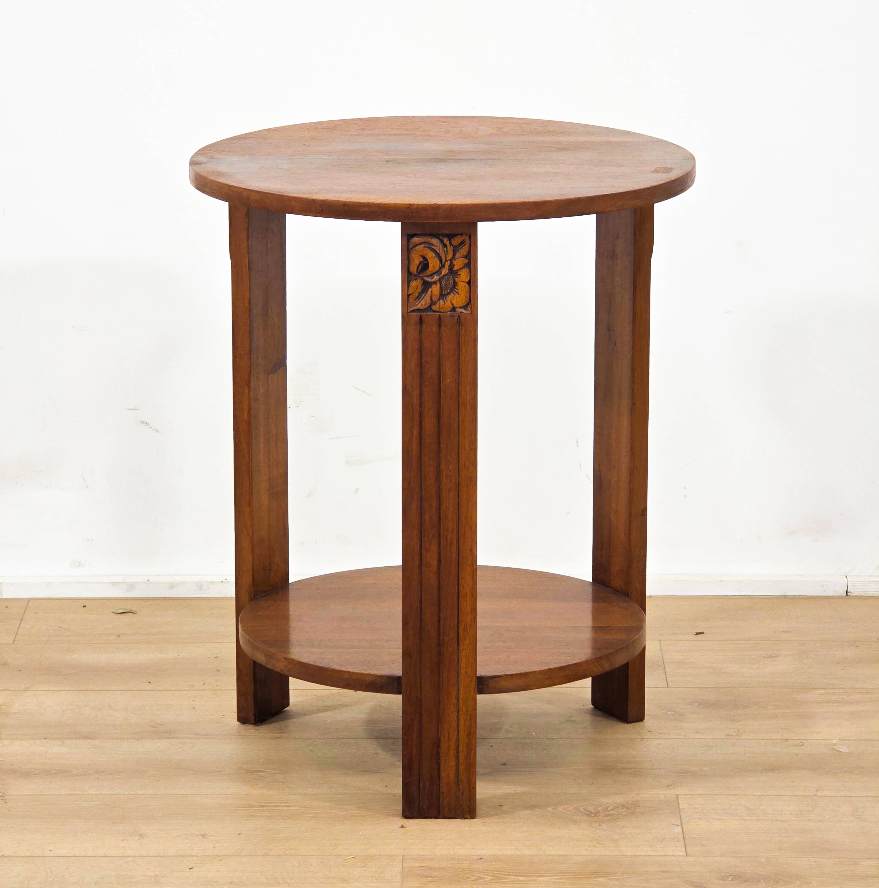 Side table / accent table in carved wood – Art Deco 1930