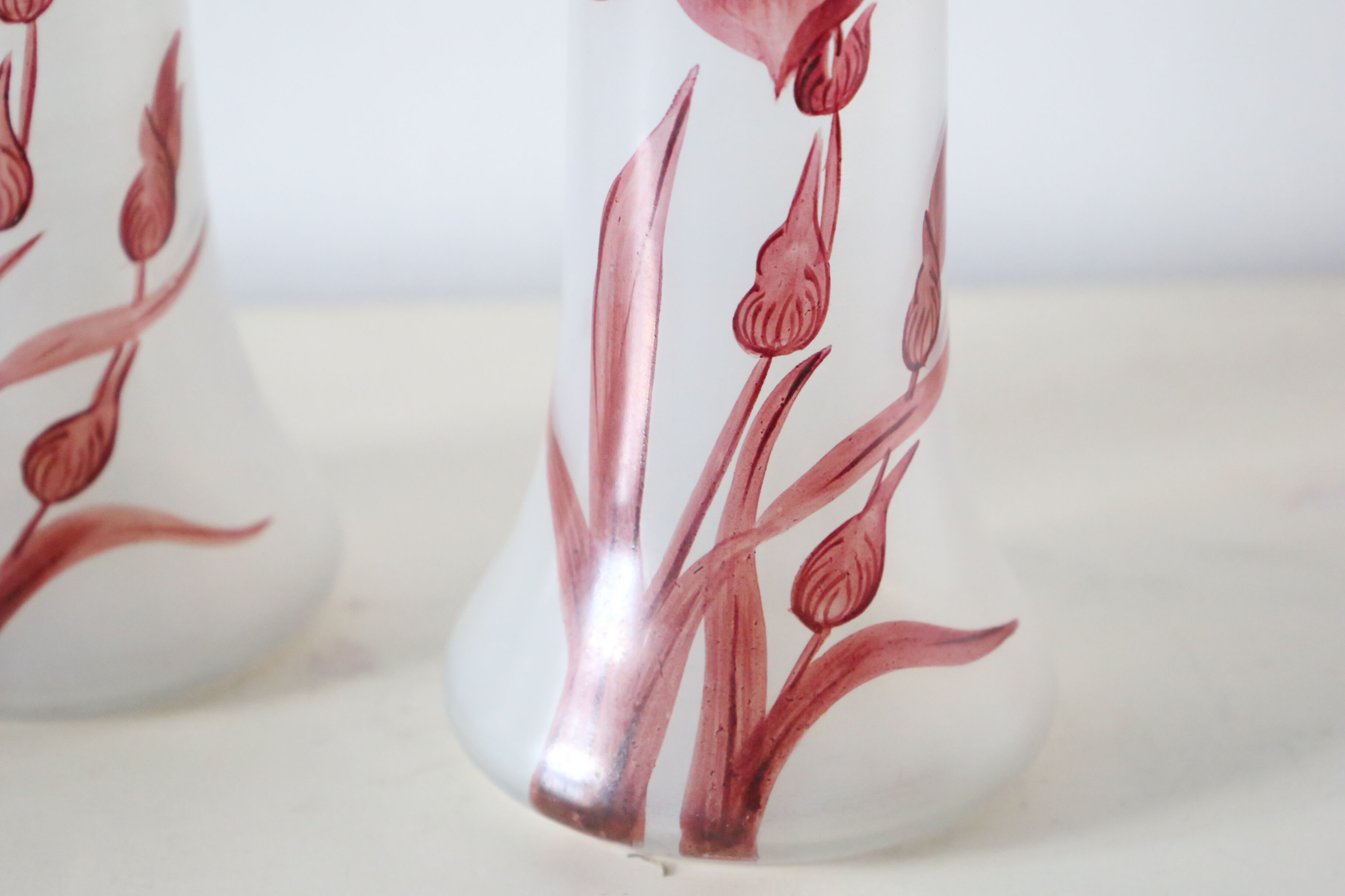 Pair of glass pastry vases, Iris decorations from the Nancy School, vintage Copy