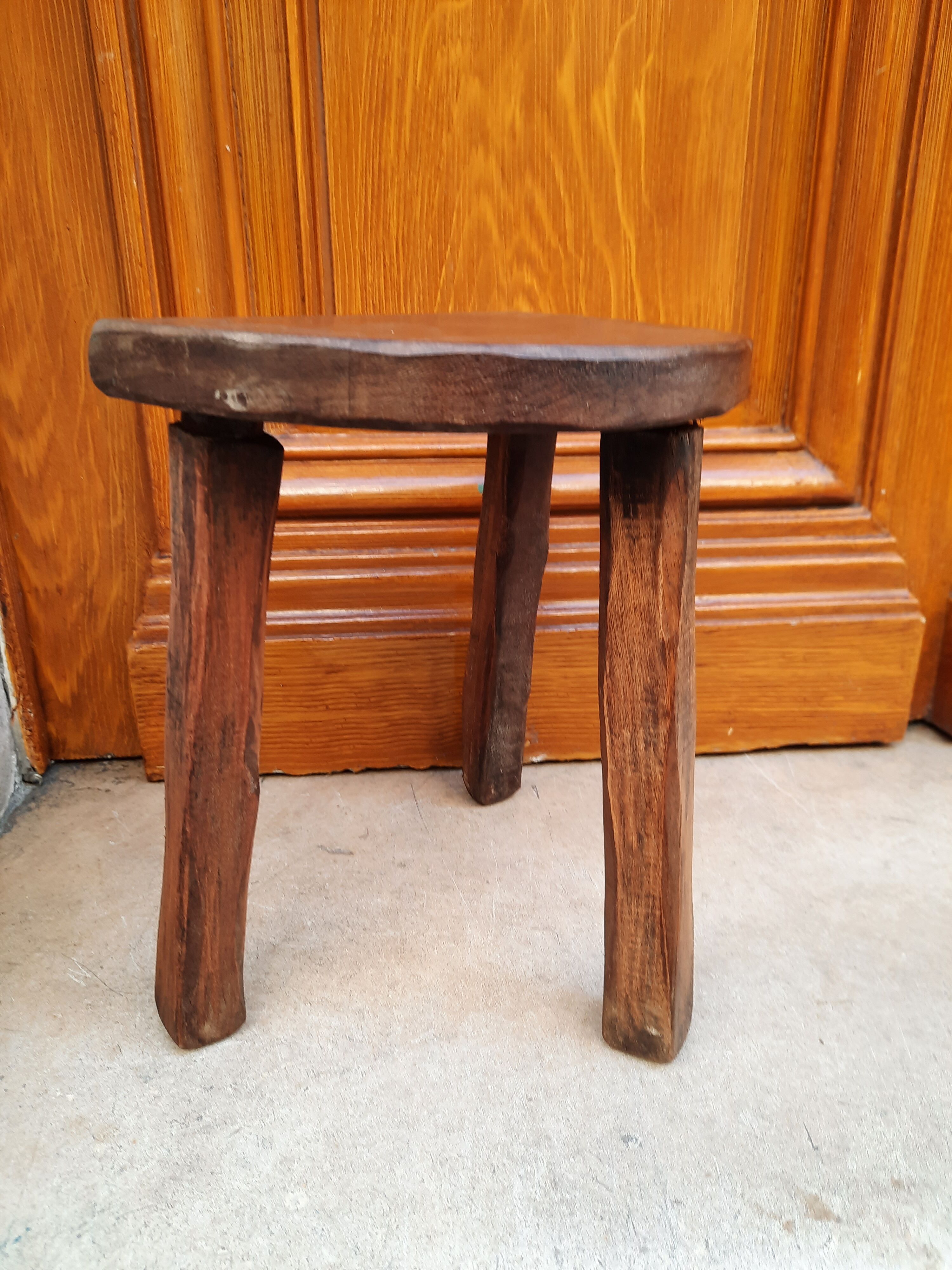 Tripod stool