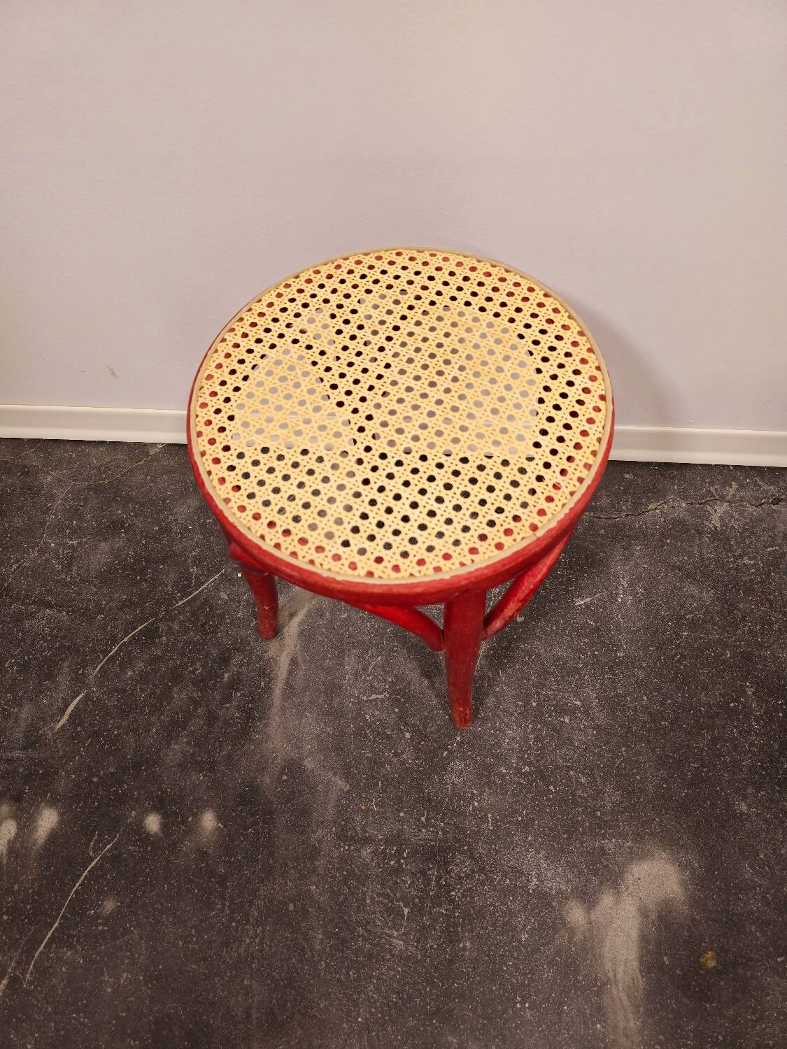 Tabouret craie rouge années 50