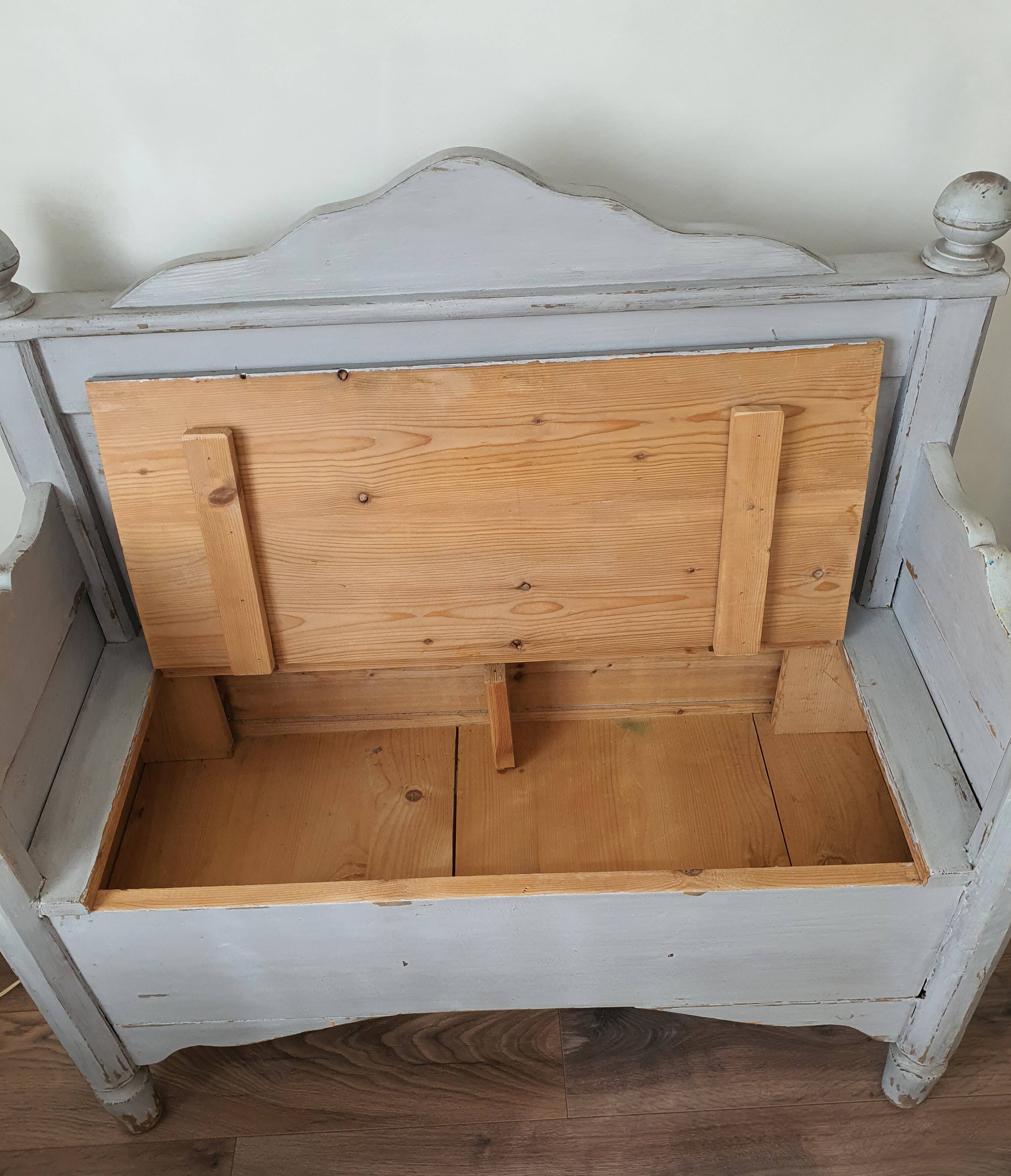 Bank / safe