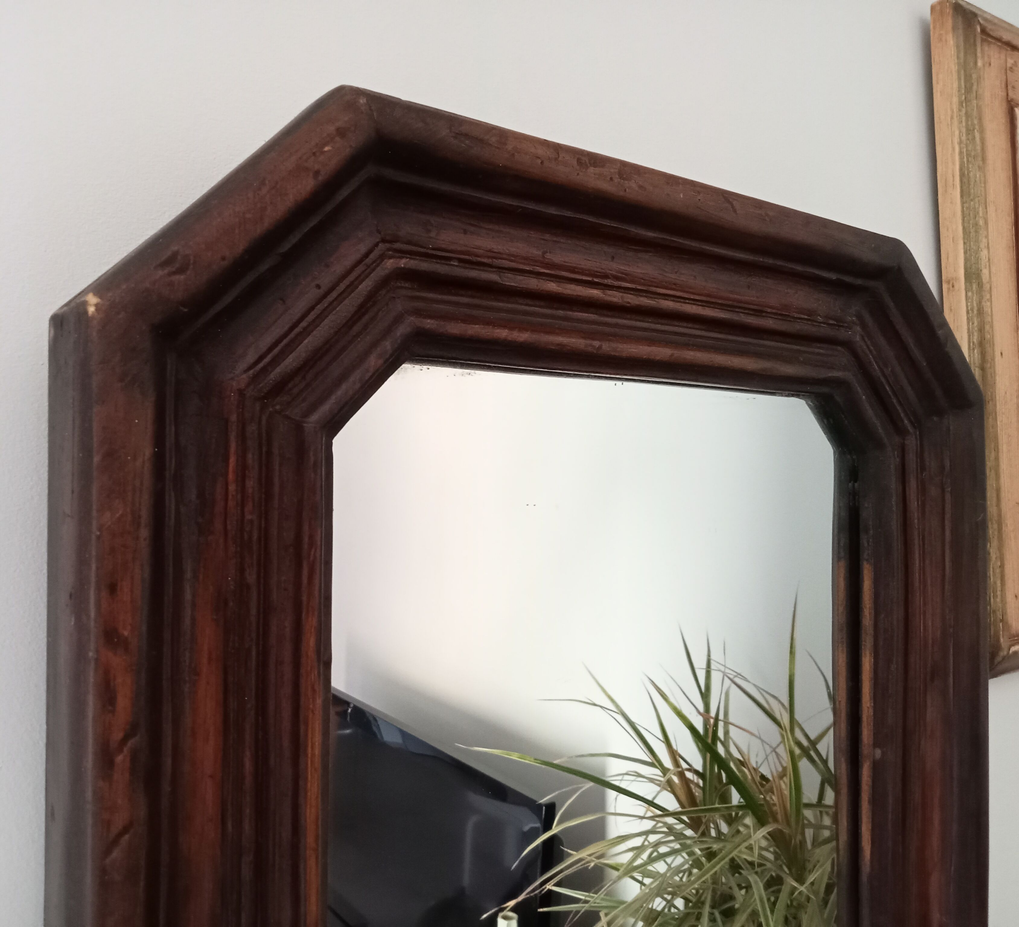 Octagonal mirror 73x48cm
