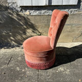 Buttoned boudoir armchair, dressing table, vintage in pink velvet.