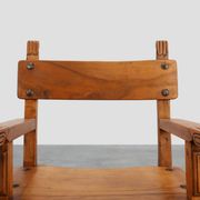 Chaise latérale ibérique en chêne sculpté rustique, Espagne vers 1900