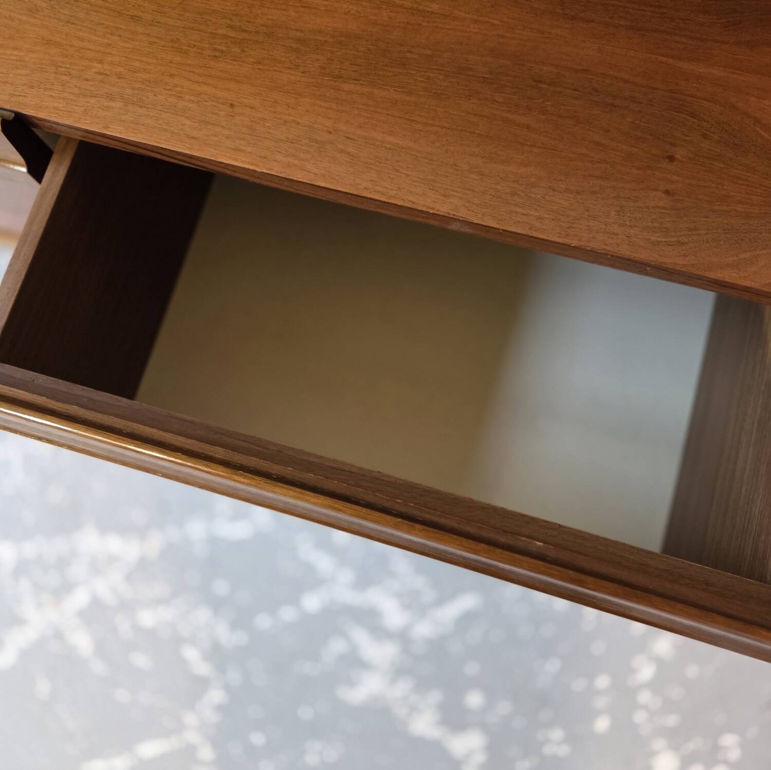 Simat chest of drawers