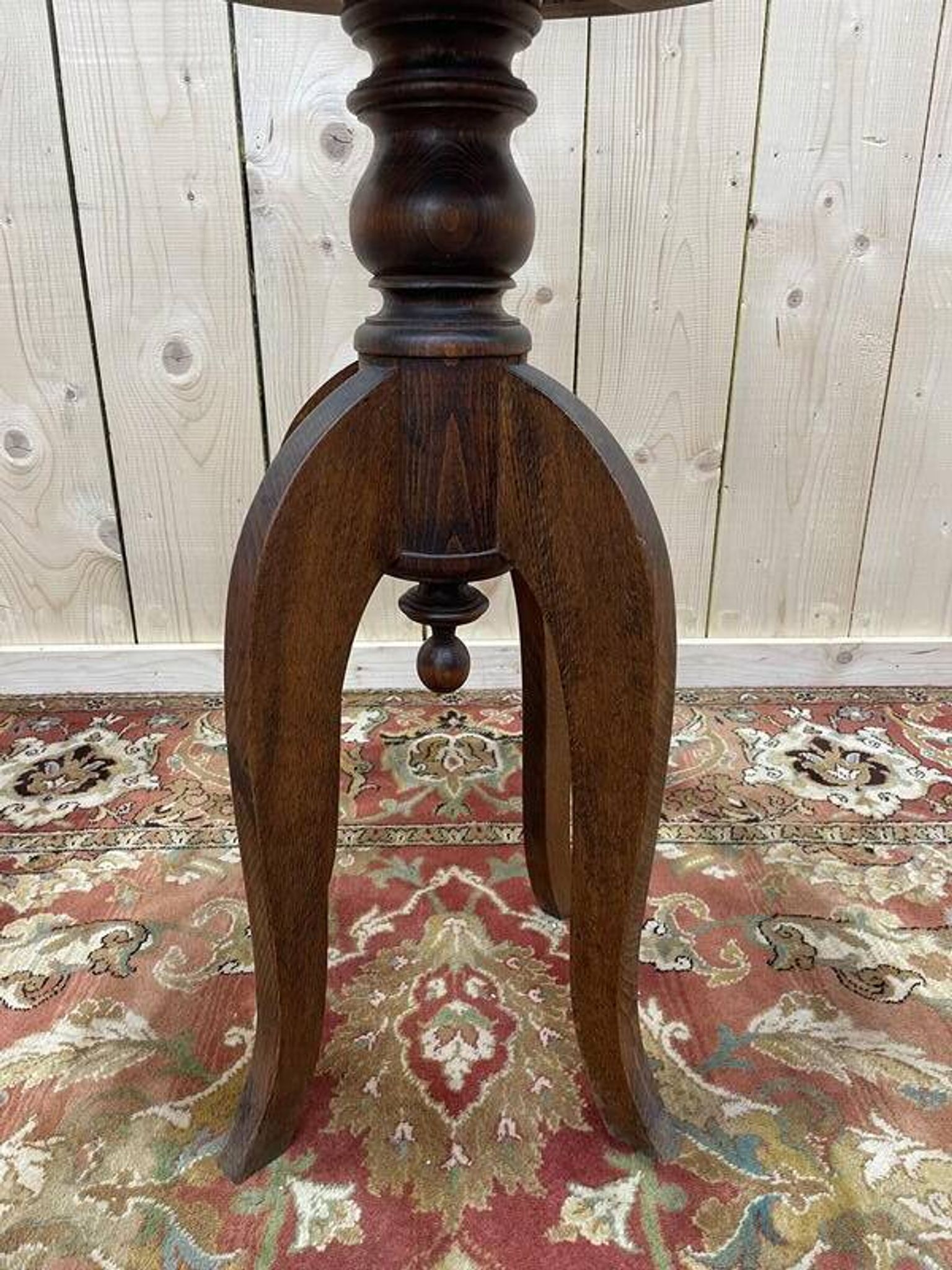 Fauteuil de coiffeur en cannage Paul Tournay