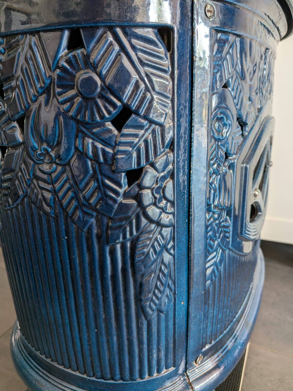 Vintage "Le Non Pareil" cast iron blue enamel pan – Upcycled to bioethanol