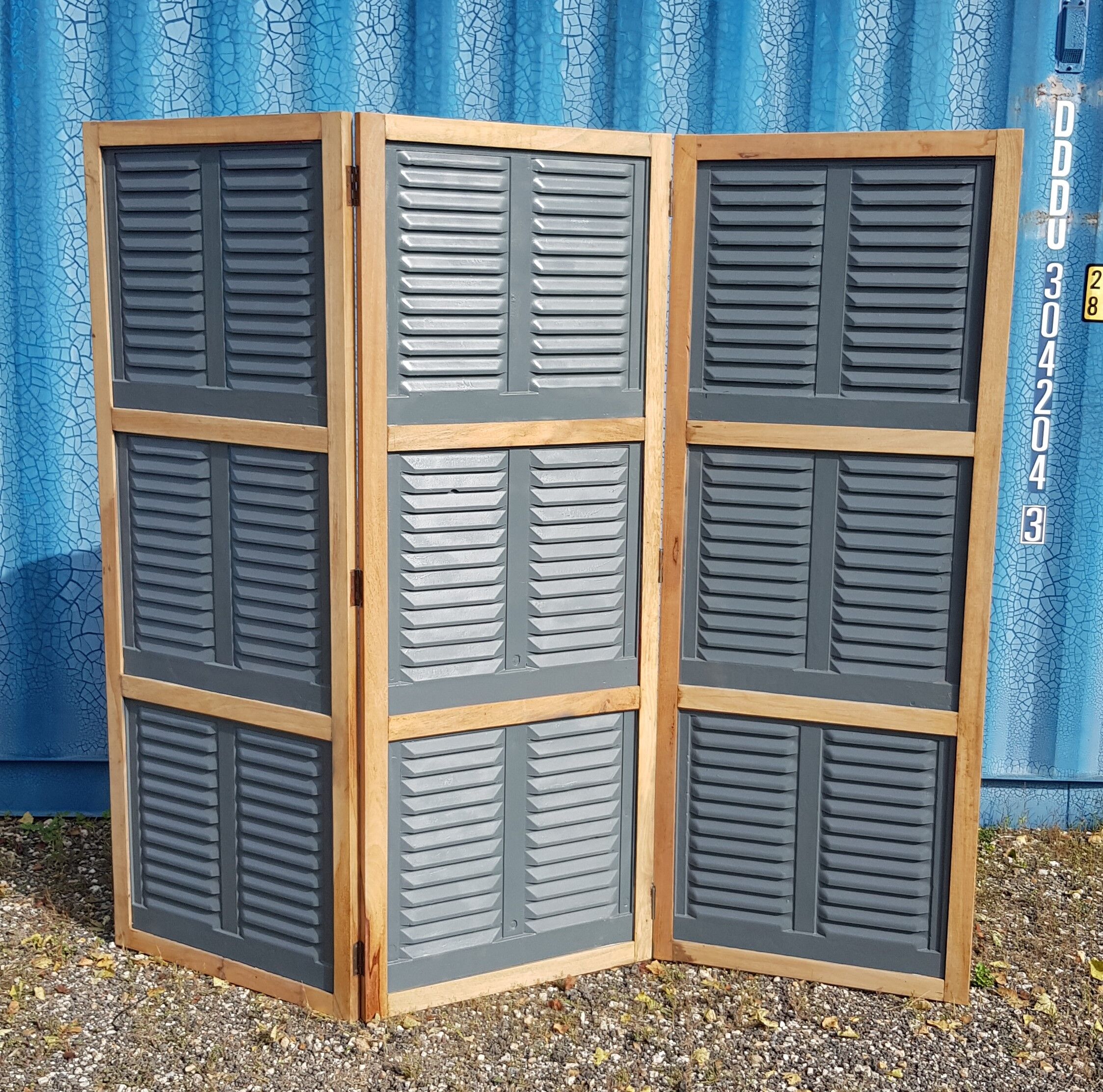 Screen - workshop divider