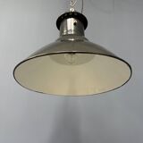Lampe à suspension industrielle française en émail noir de taille moyenne