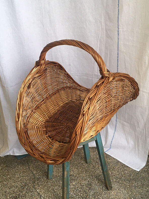 Magazine basket