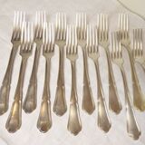 Lot de 12 fourchettes de table St Médard