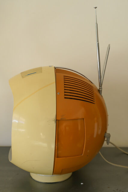 Vintage Radiola ball TV