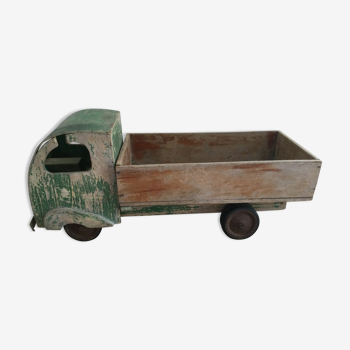 Old wooden dump truck