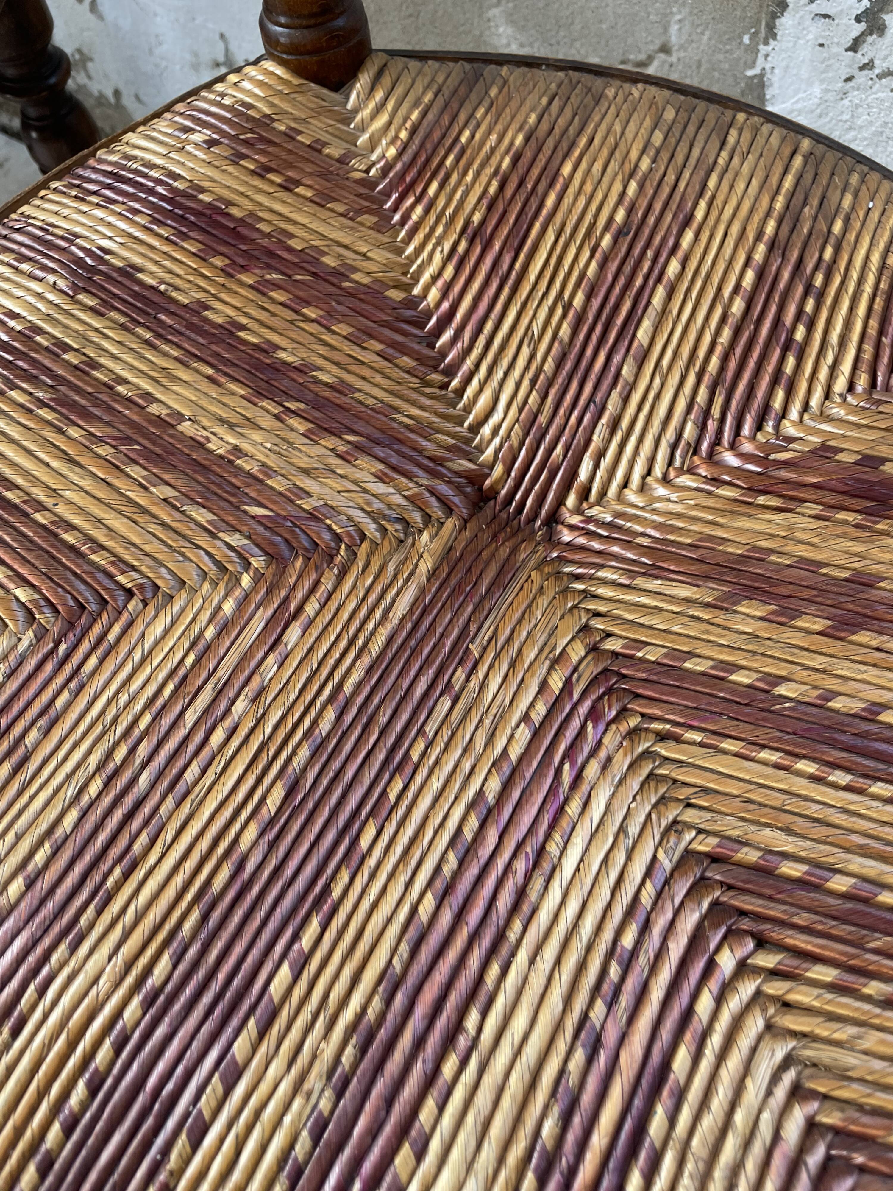 Set of rustic Provençal mulched chairs