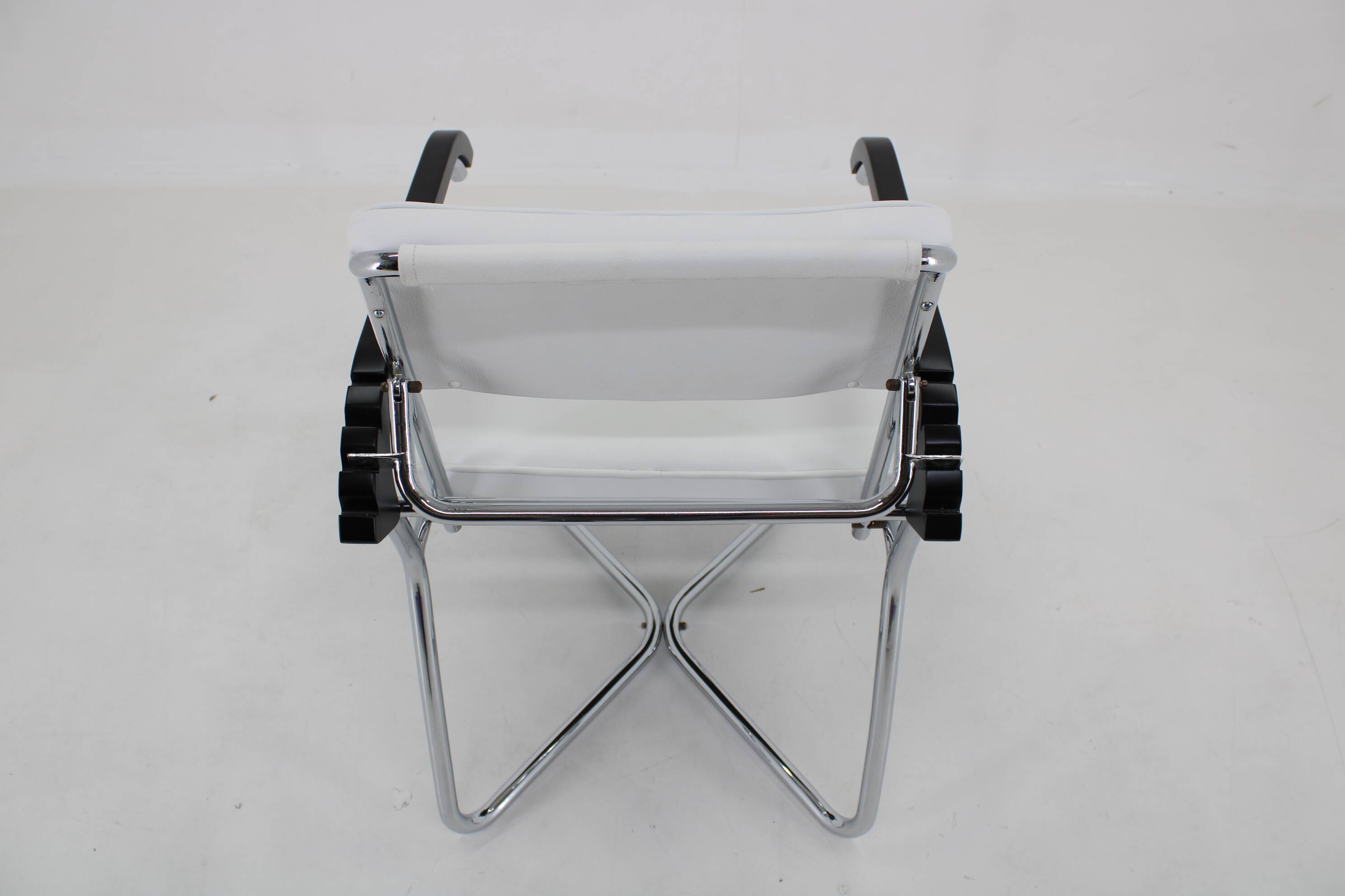 1940s Rare Restored Bauhaus Chrome Plated Adjustable Armchair in White Leather, Czechoslovakia