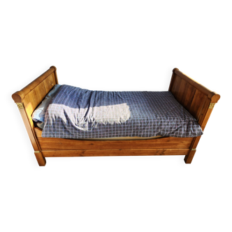 Lit en merisier avec sommier, matelas et literie inclus
