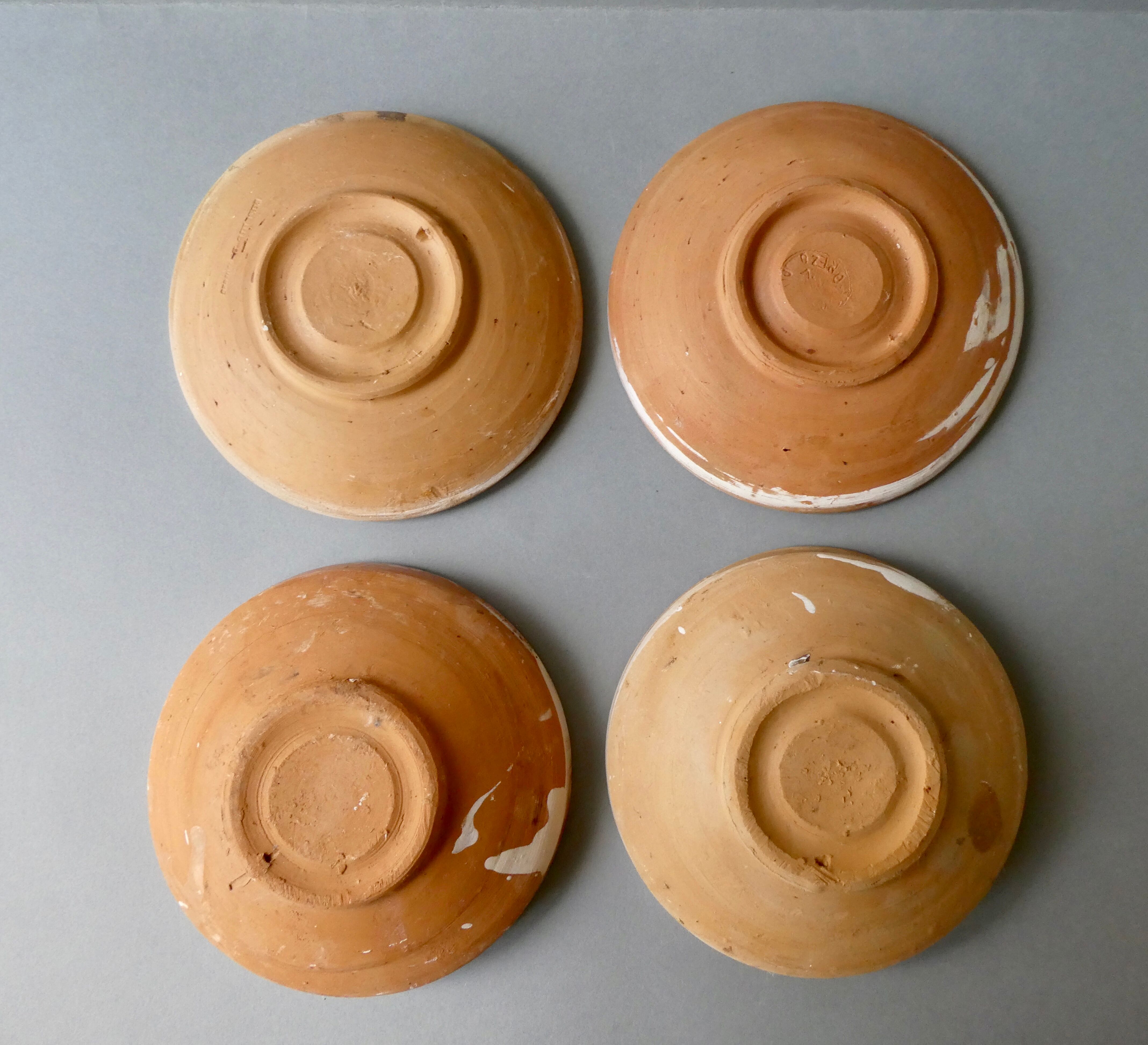 Set of 4 cups or Horezu pottery, signed