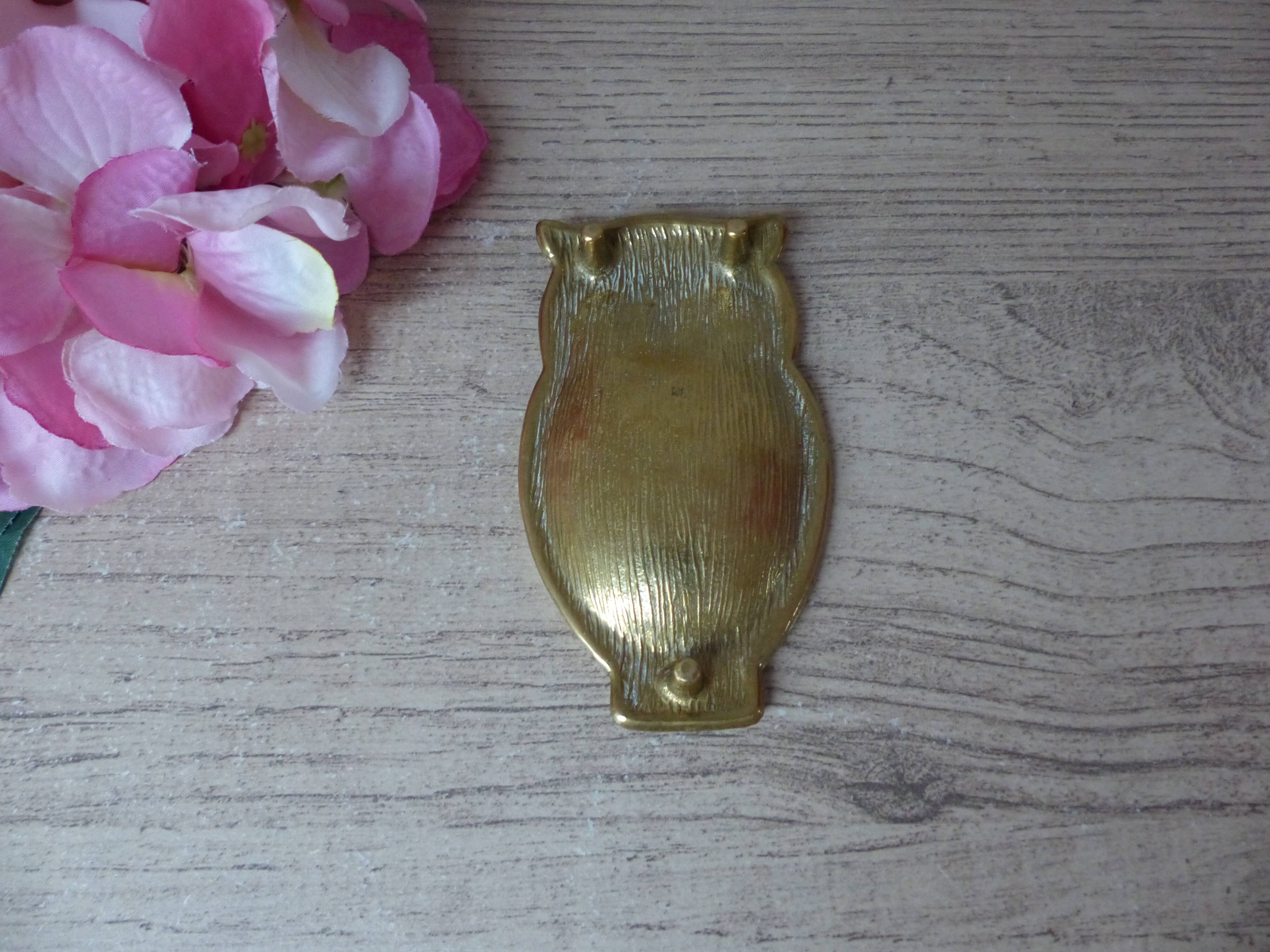 Small carved brass owl ashtray, owl pocket ashtray