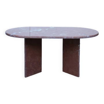 Table ovale en marbre corail