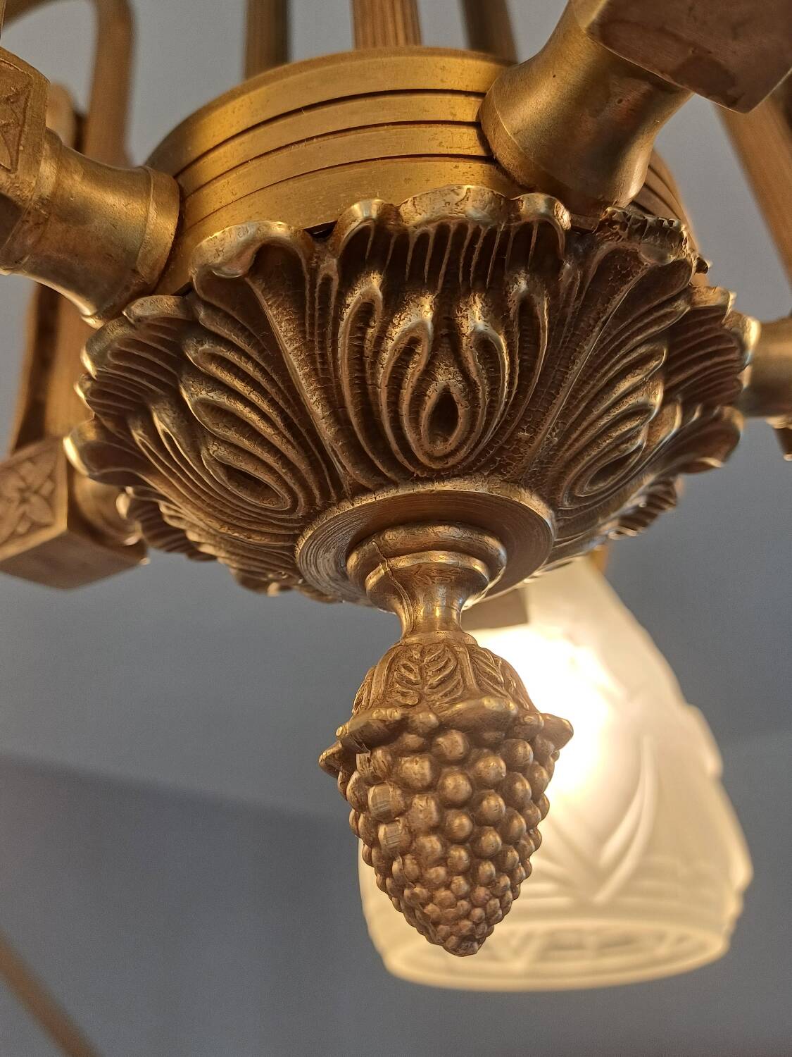 Art deco bronze chandelier with 5 tulips.