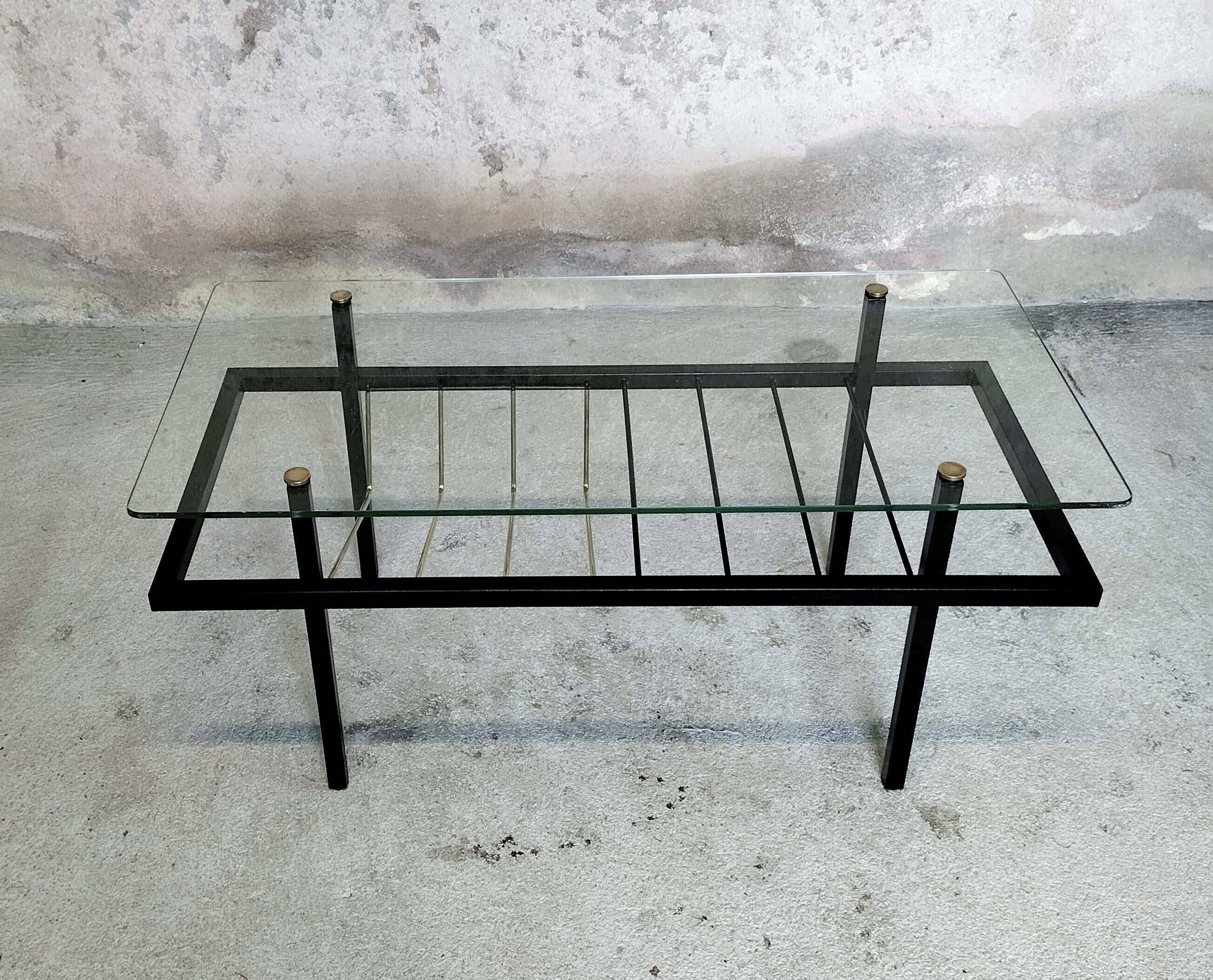 Table basse en verre, métal et laiton