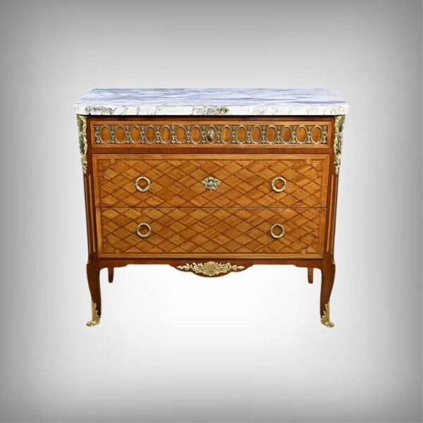 Commode Sauteuse en Marqueterie, style Transition Louis XV Louis XVI – Débu