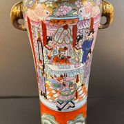 Vase en porcelaine émaillé XX siècle